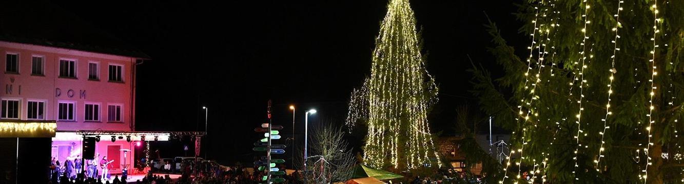 S prižigom prazničnih luči vstopili v veseli december 